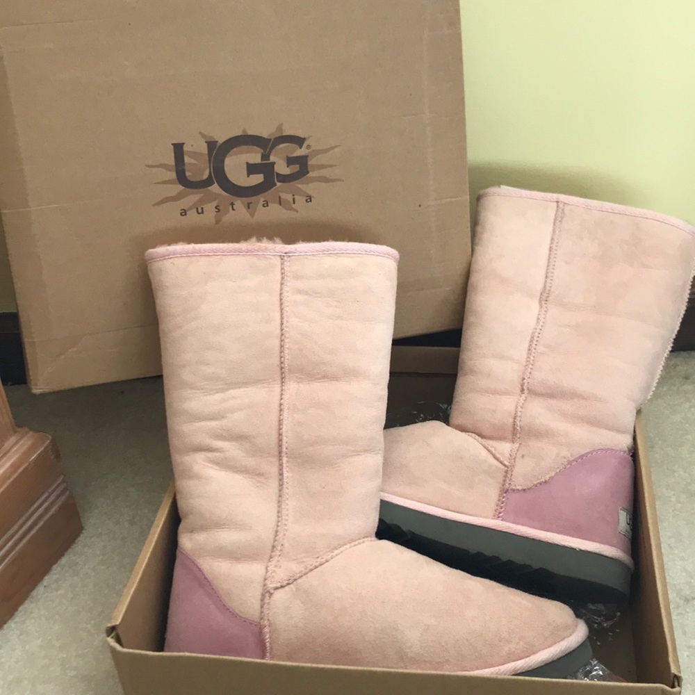TWO TONED PINK UGGS WITH BOX